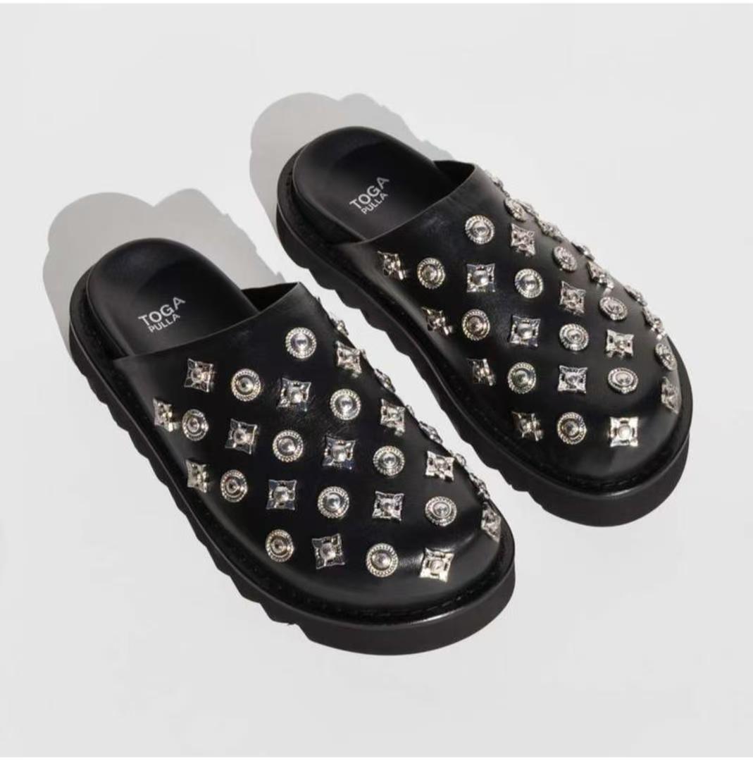 Women'S Fashion Edgy - Rivet Studded Women Clogs Platform Slides