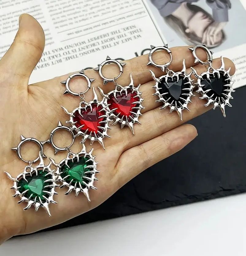 1 Pair Gothic Red Spiky Heart  - Women'S Fashion Edgy ulasan dan harga