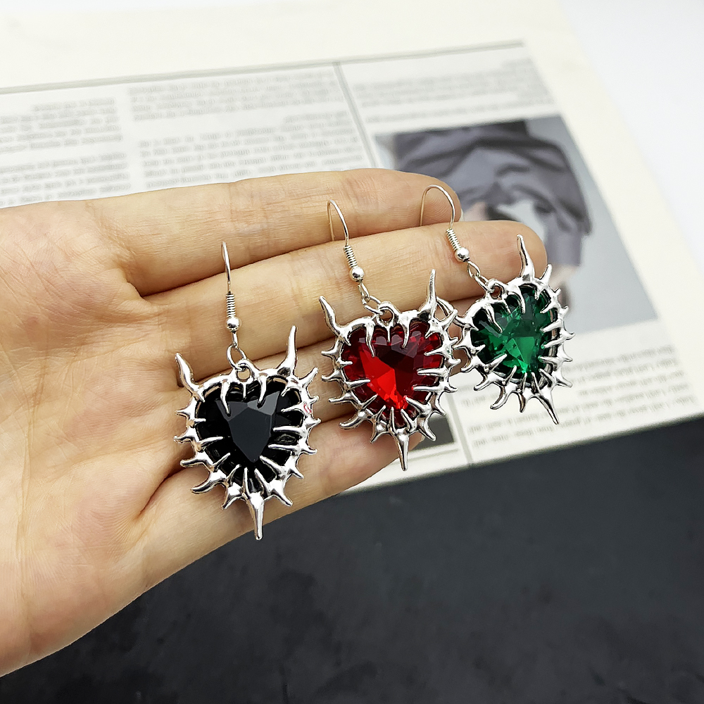 1 Pair Gothic Red Spiky Heart  - Women'S Fashion Edgy ulasan dan harga