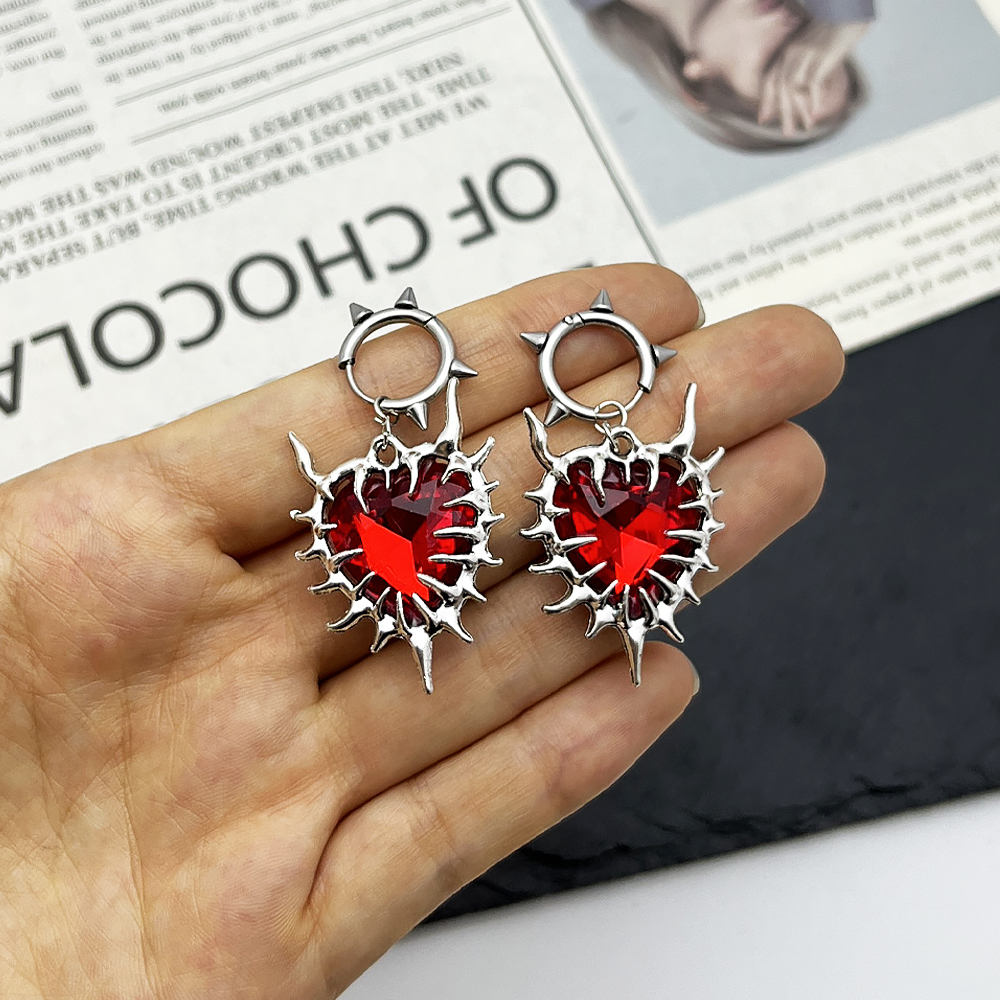 1 Pair Gothic Red Spiky Heart  - Women'S Fashion Edgy ulasan dan harga