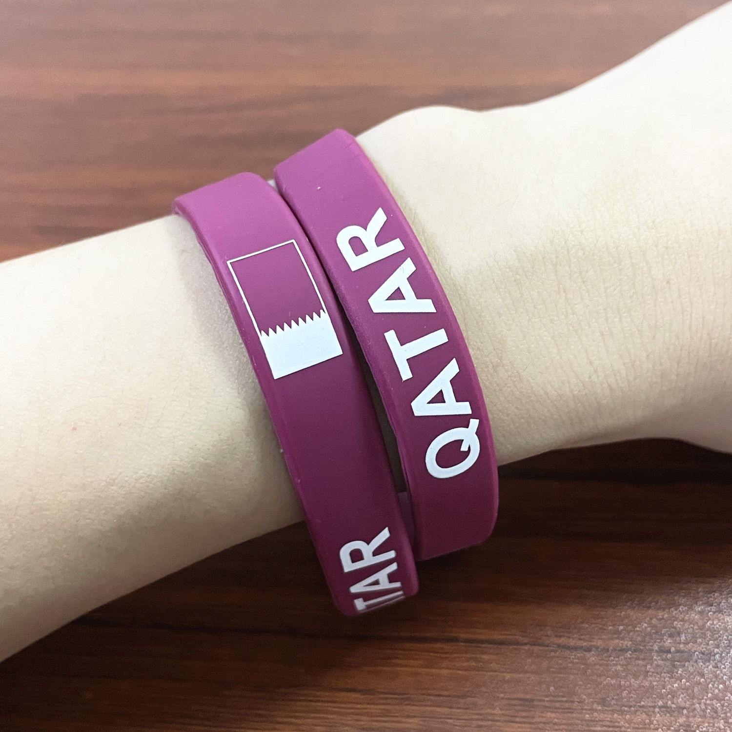 2pcs Qatar Flag Silicone Brace - Women Fashion Qatar ulasan dan harga