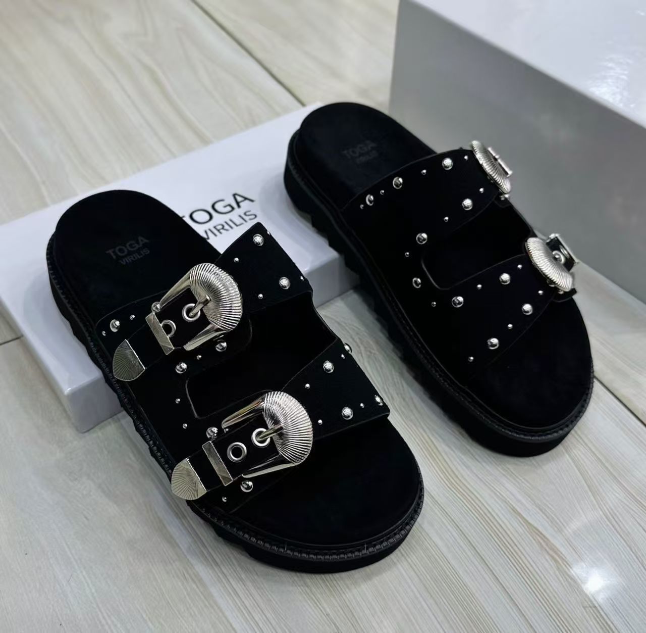 Rivet Studded Women Clogs Plat - Women'S Fashion Edgy ulasan dan harga