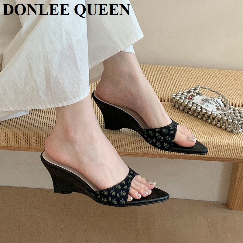2026 New Slippers Women Slides - Women Queen Fashion ulasan dan harga